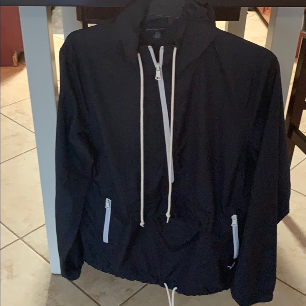 American Eagle pull over wind breaker